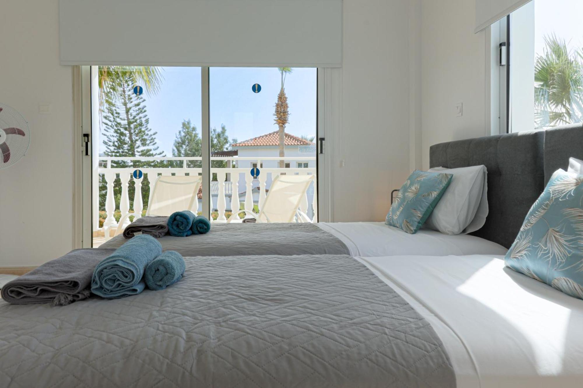 Villa Yolo Peyia Exterior photo